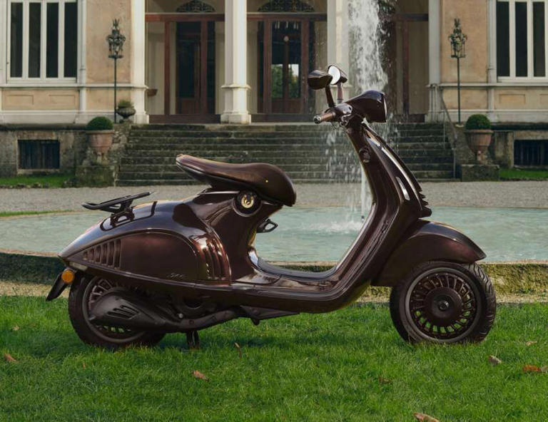 Vespa Luncurkan Edisi 946 Horse Dengan Harga Fantastis