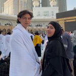 Penuh Berkah Umrah Perdana Marcell Darwin Setelah Jadi Mualaf