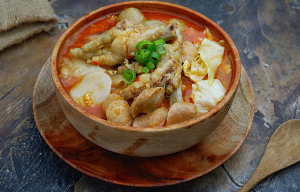 Seblak: Jajanan Pedas Yang Jadi Fenomena Di Dunia Kuliner