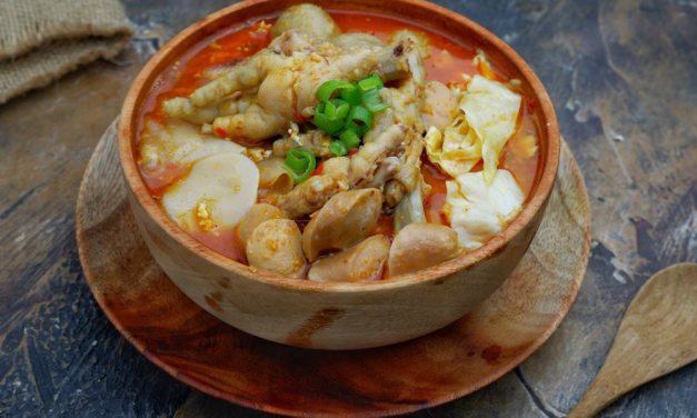 Seblak: Jajanan Pedas Yang Jadi Fenomena Di Dunia Kuliner