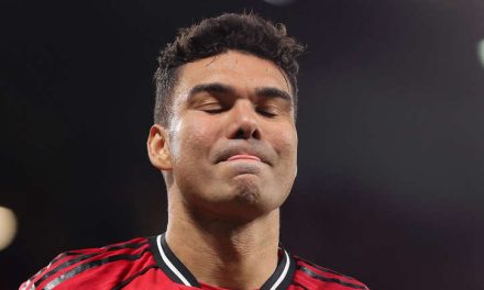 Kontroversi Media: Casemiro Bicara Atas Sindiran Carragher