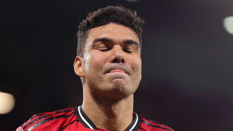 Kontroversi Media: Casemiro Bicara Atas Sindiran Carragher