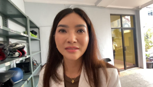 Sorot Emosional! Datangi Komnas Perempuan, Sarwendah Diam