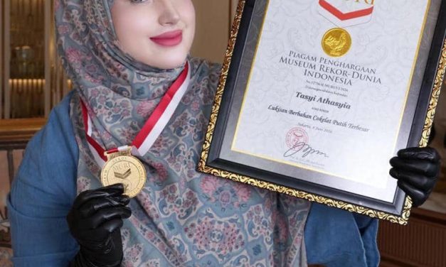 Tasyi Athasyia Raih Rekor MURI Lewat Lukisan Unik Dari Cokelat