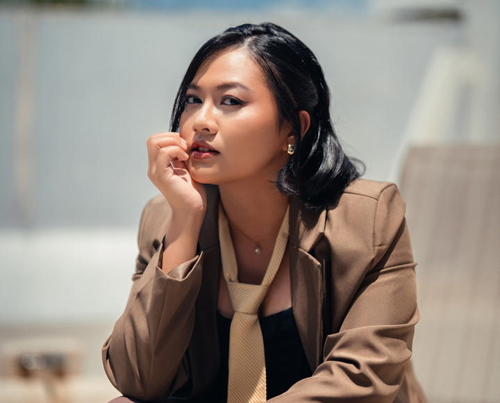 Clara Riva, Musisi Muda Sukses Mengantar Lagu Jadi Trending