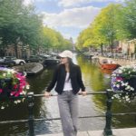 Liburan Ke Amsterdam! Gaya Santai Raline Shah Keliling Kota