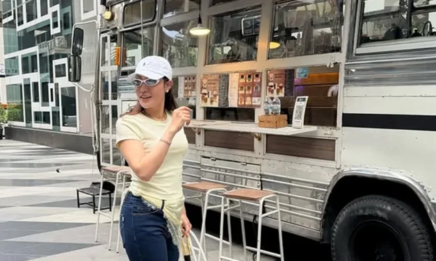 Bikin Haru! Ayu Dewi Rayakan Ultah Ke-42 Lewat Road Trip