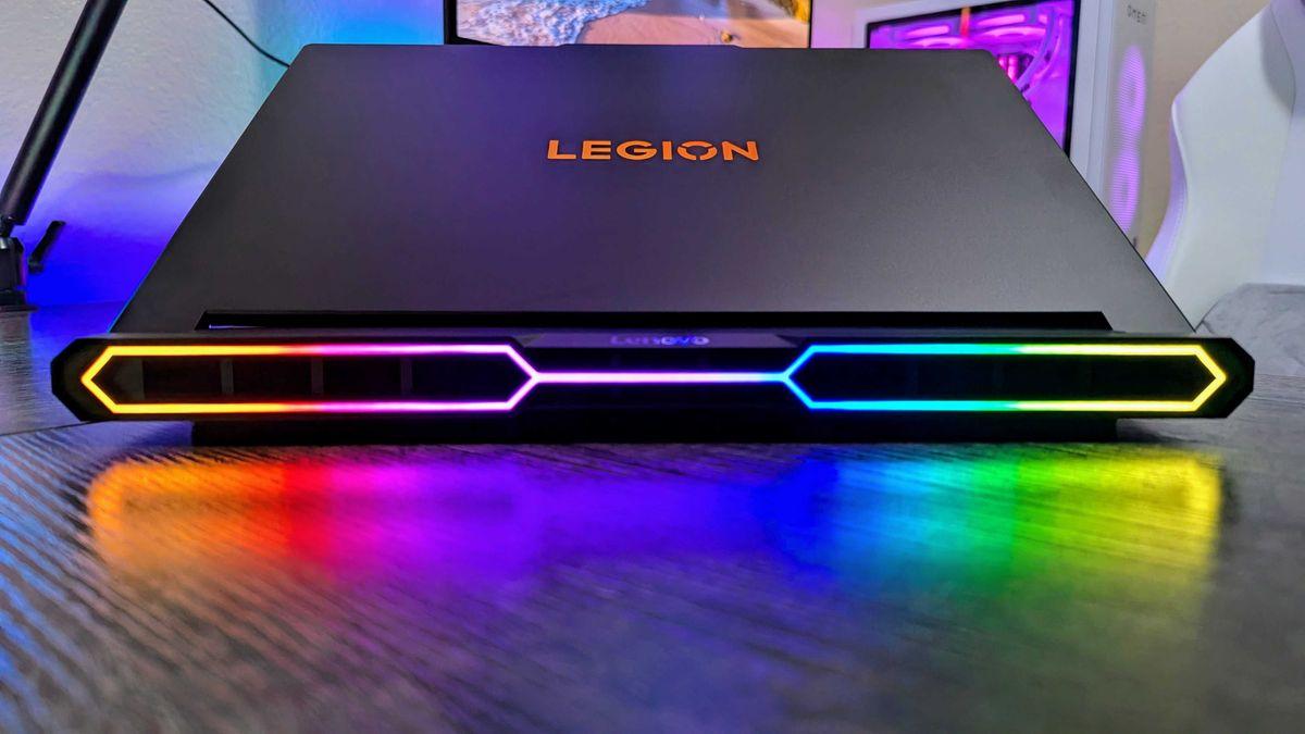 Layar Super Halus! Lenovo Legion Pro 7i & Refresh Rate 240Hz